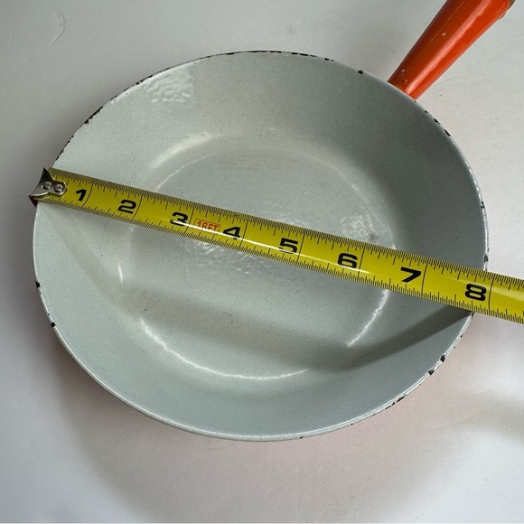 Vintage Le Creuset Cast Iron Enamel #24 ORANGE Skillet Pan & Wooden Handle - Picture 7 of 13